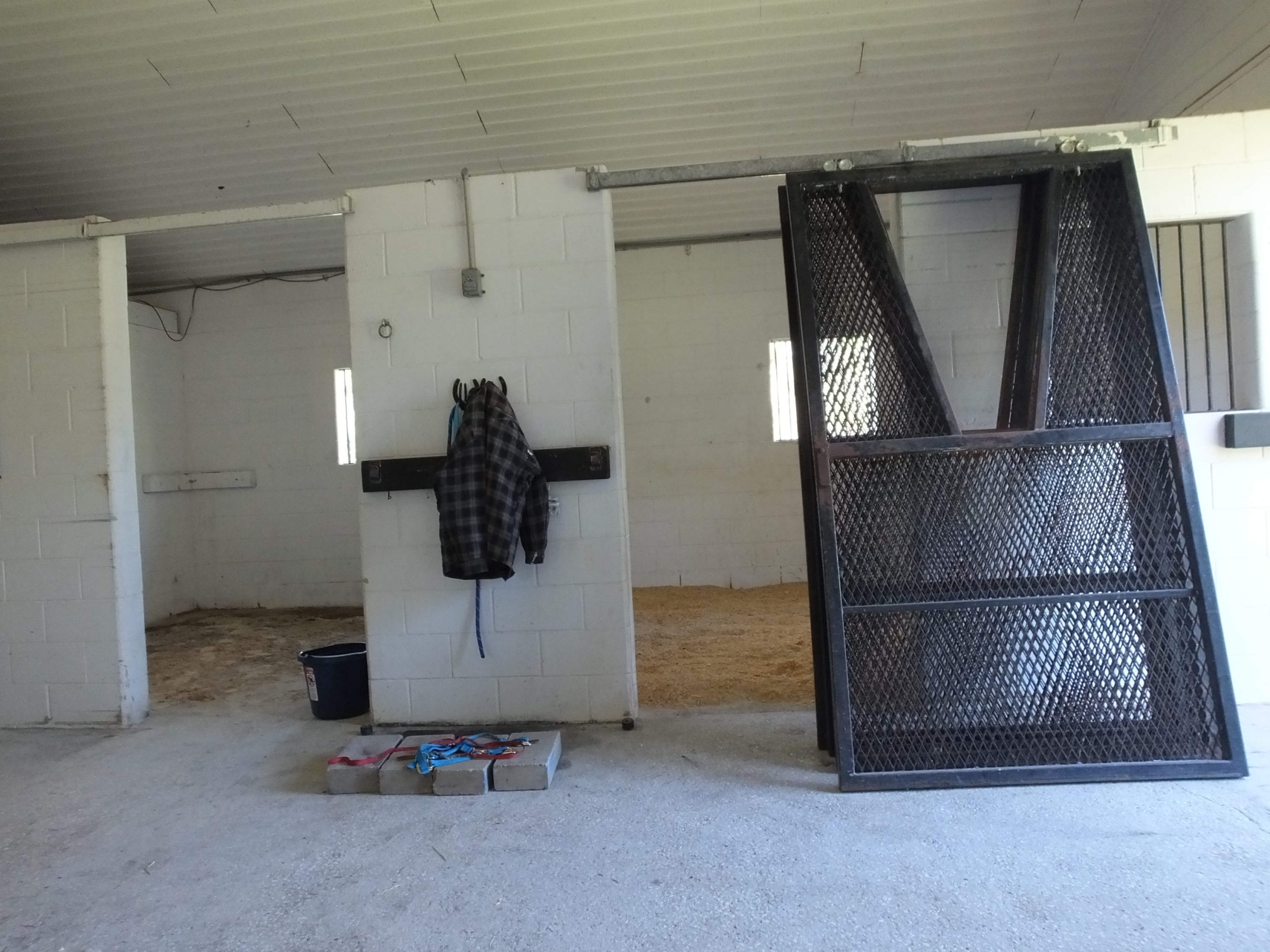 Barn_stall_doors_sandblasting-01-scaled.jpg